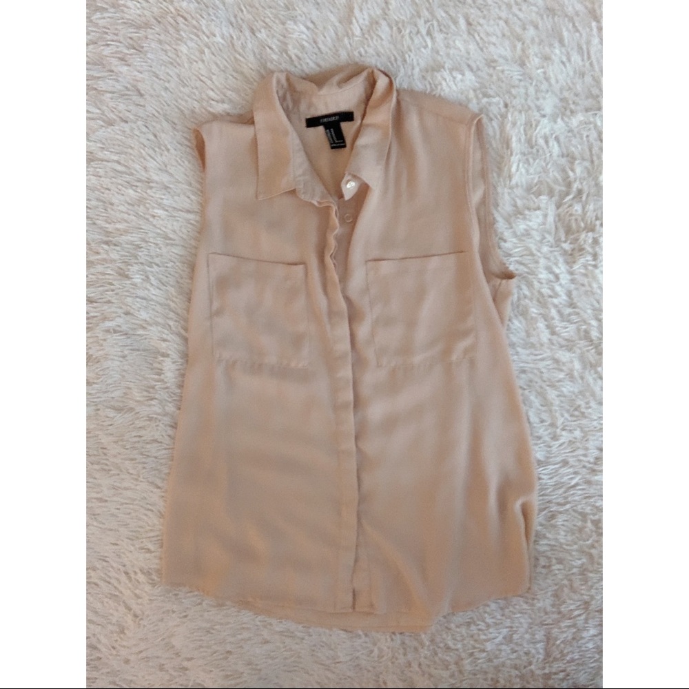 Flowy, collared button up with pockets, M